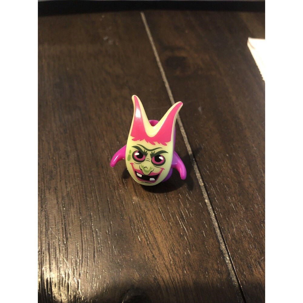 Kinder Joy: 2022 Halloween Glow in the Dark Toys - Witch‎ Figure SE662